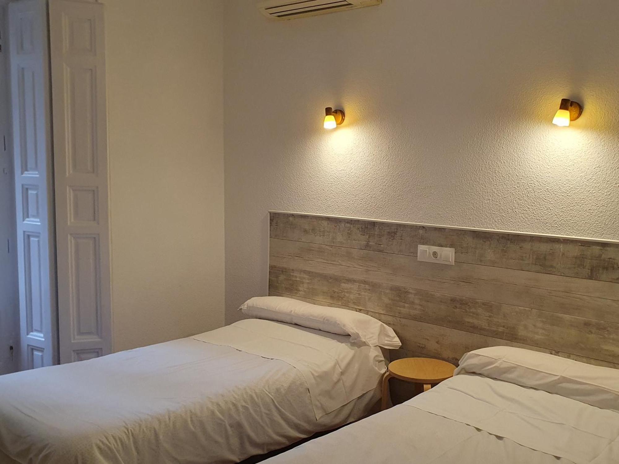 Hostal Ginebra Madrid Exteriér fotografie